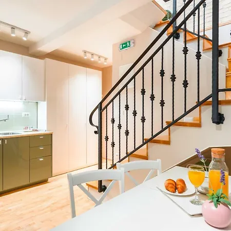 Apartment Mak *
