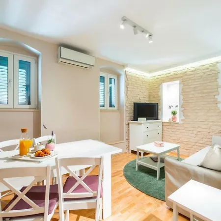 Apartment Mak *